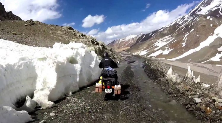 क्रॉस कंट्री रेस में कृत्रिम पैर वाले बाइकर भी