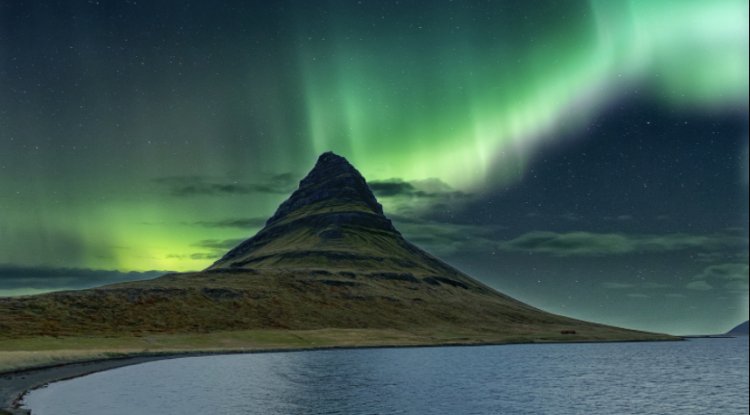 How to plan a trip to see the Northern Lights in Iceland