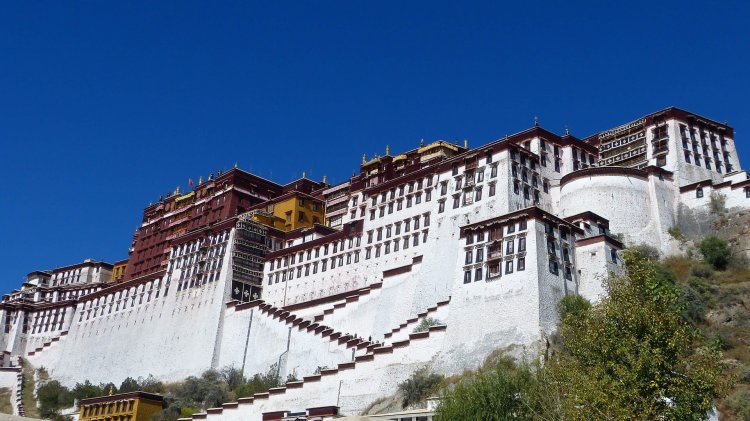 Visiting Potala Palace in Tibet | Everything you need to know