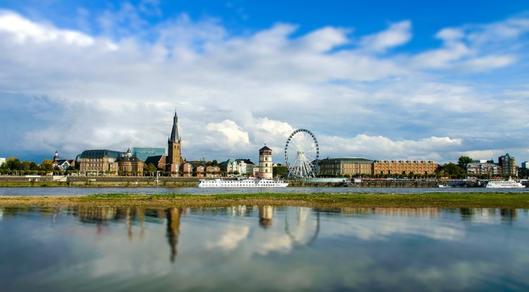What to do in Düsseldorf on Sunday? Shops open?