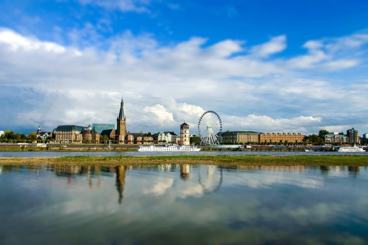 What to do in Düsseldorf on Sunday? Shops open?