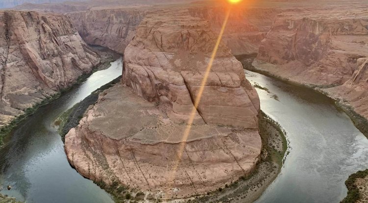 A Delightful Duo: Lower Antelope Canyon Slot Tour and Horseshoe Bend Sunset