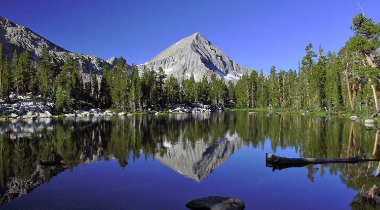 An Alpine Adventure: Arrow Peak and Bench Lake on the John Muir Trail