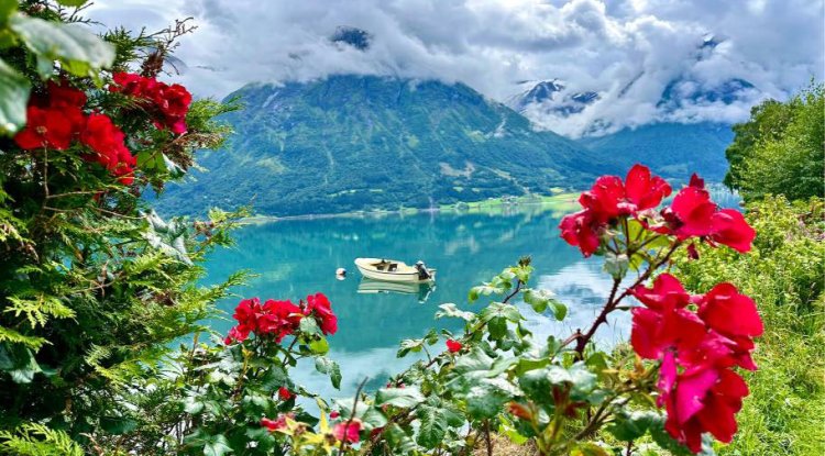 Hjelle by Oppstryn: Discovering Marvels in a Norwegian Village by the Glacial Lake