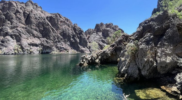 Traveler’s Guide to the Gold Strike Hot Spring Hike in Boulder City
