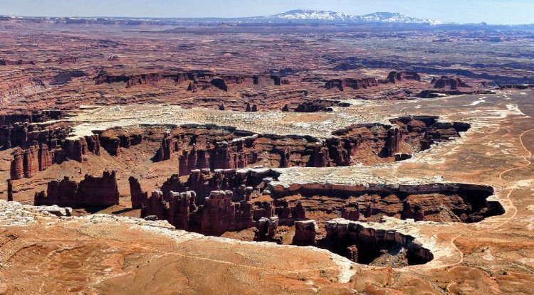 Epic Adventures in Moab, Utah: A Jeeping Road Trip