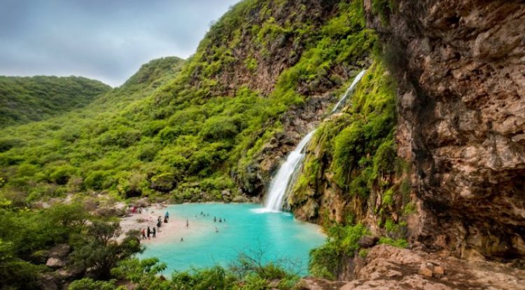 Explore Oman: A Comprehensive Travel Guide to the Jewel of Arabia