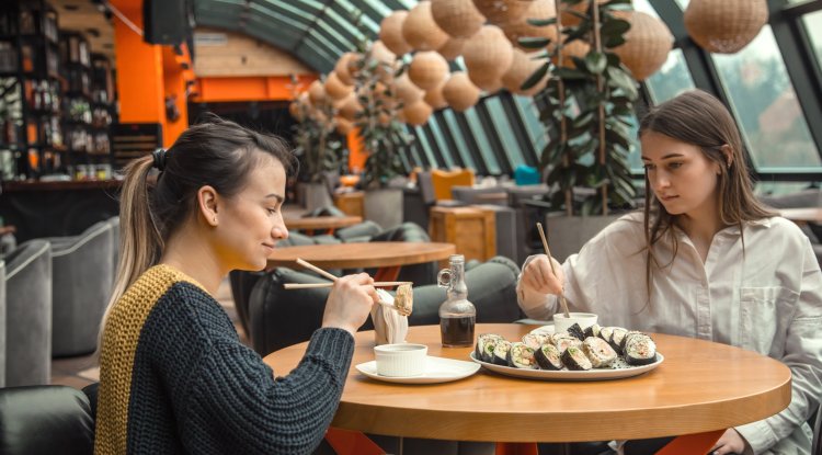 Top 5 Destinations in Singapore for Foodies and Shopaholics