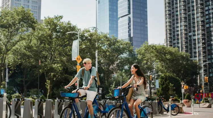 Exploring Biking in New York City: Tips, Routes, and Staying Safe in the ‘New York Minute’