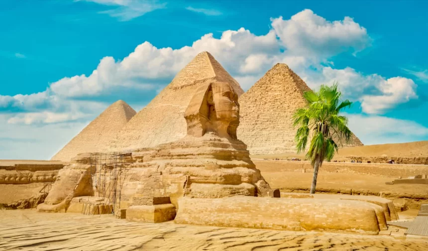 Top 10 Historical Tourist Sites in the World to Visit - The Global Roamer