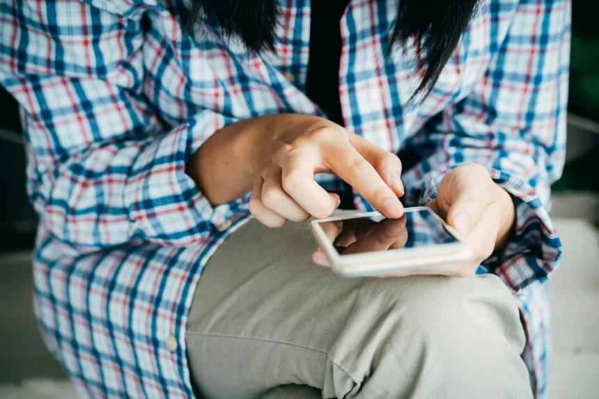Protecting Your Digital Identity While Exploring the World