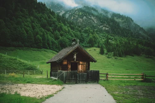 What to Pack for a Weekend in the Countryside